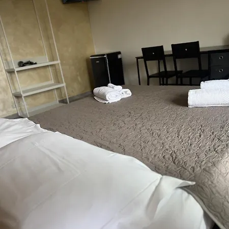 Affittacamere Station - H24 4*